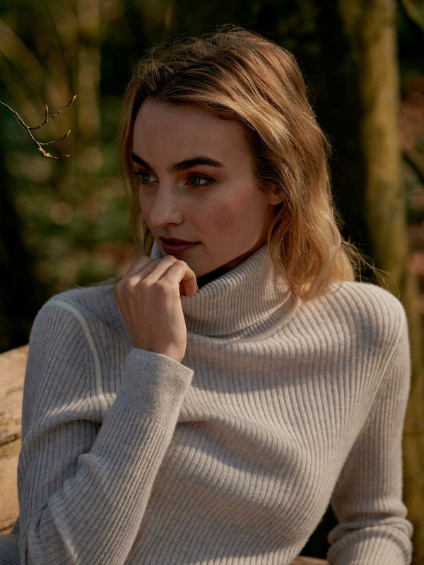 Organic Cashmere Rib-Knit Turtleneck Sweater - Snow