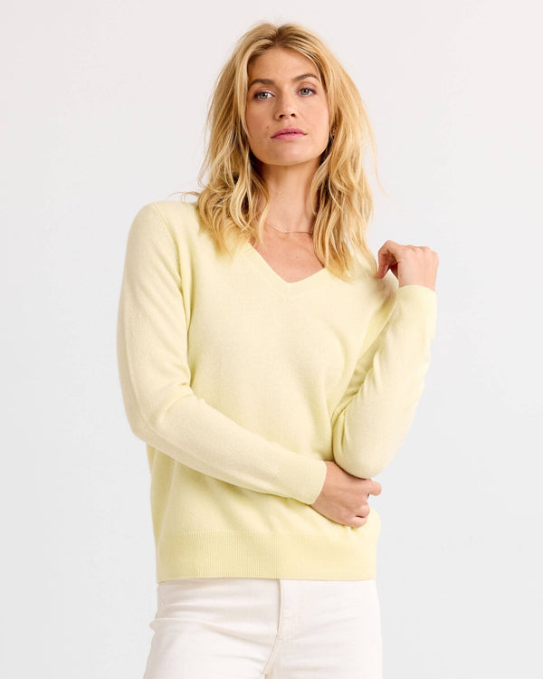 Essential Cashmere V-Neck: Buttermilk / S