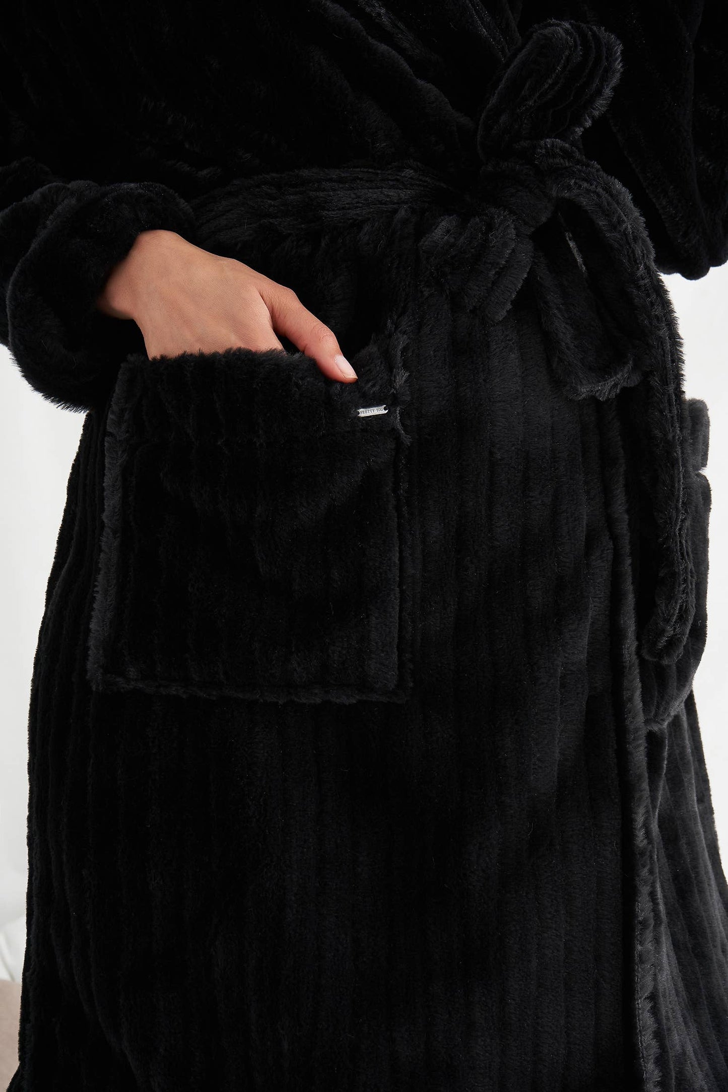 Cloud Robe in Black: Black / M/L