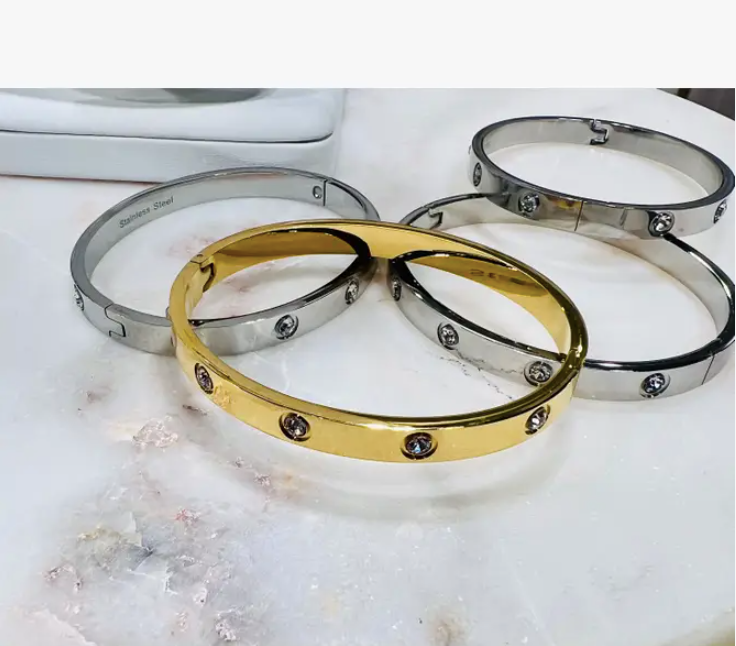 WS- Diamond Bangle: Gold