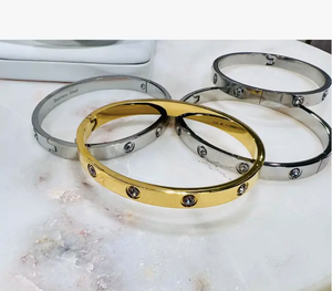 WS- Diamond Bangle: Gold