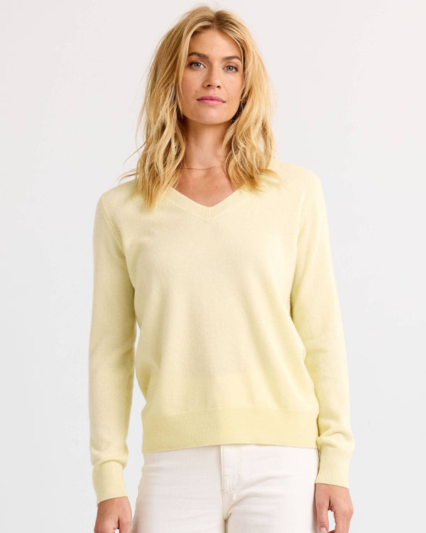Essential Cashmere V-Neck: Buttermilk / S