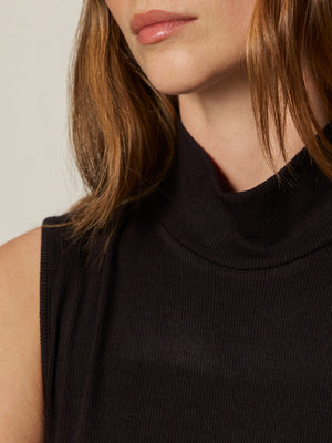Essential Sleeveless Mock Neck - Black