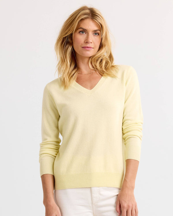 Essential Cashmere V-Neck: Buttermilk / S
