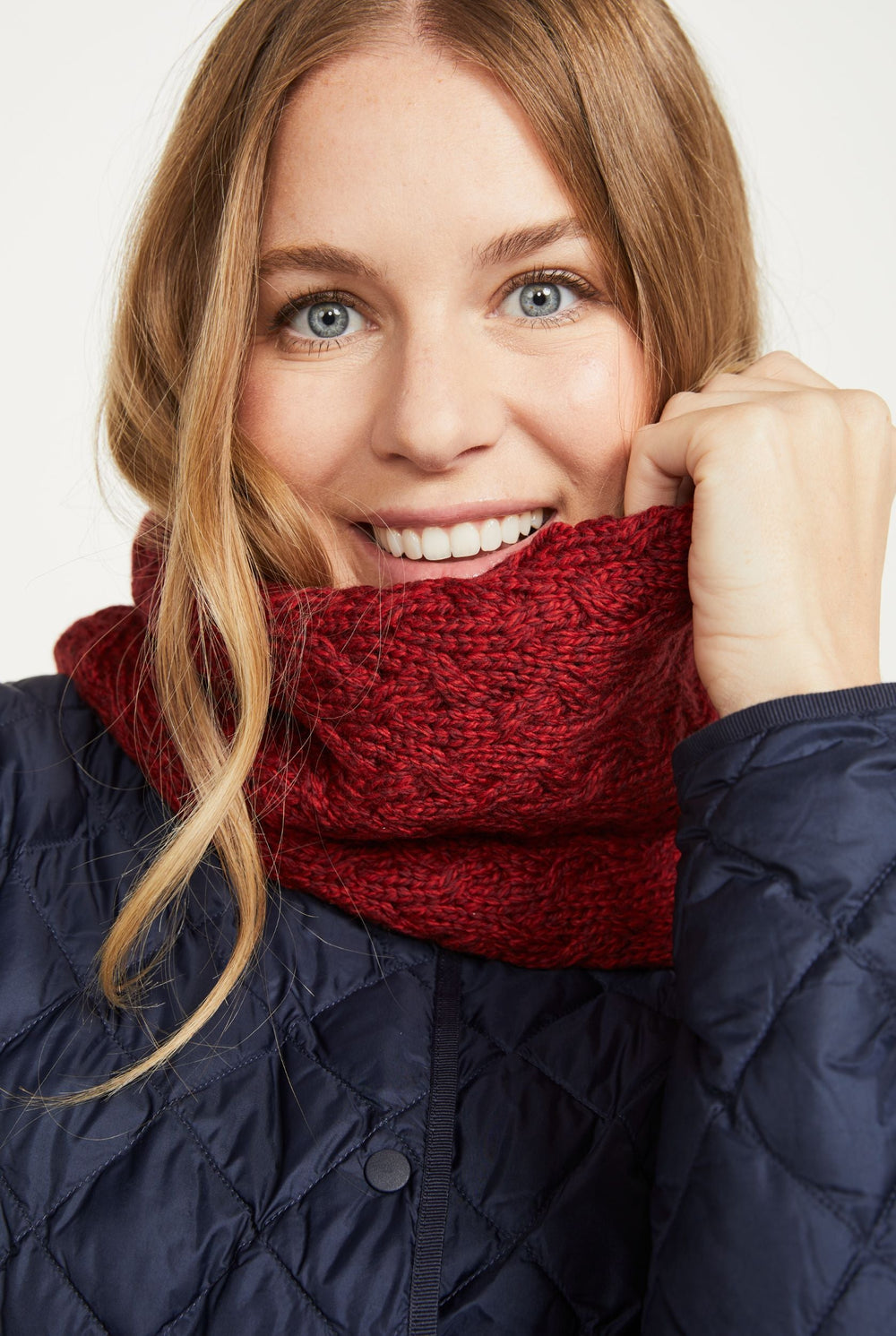 Newport Aran Cable Infinity Scarf - Rua Red