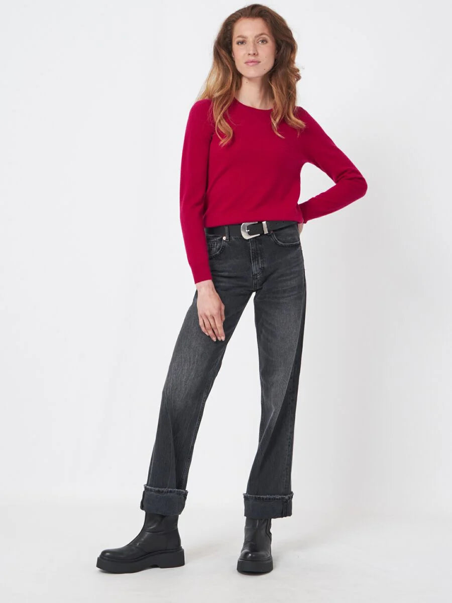 Basic organic cashmere sweater with round neckline