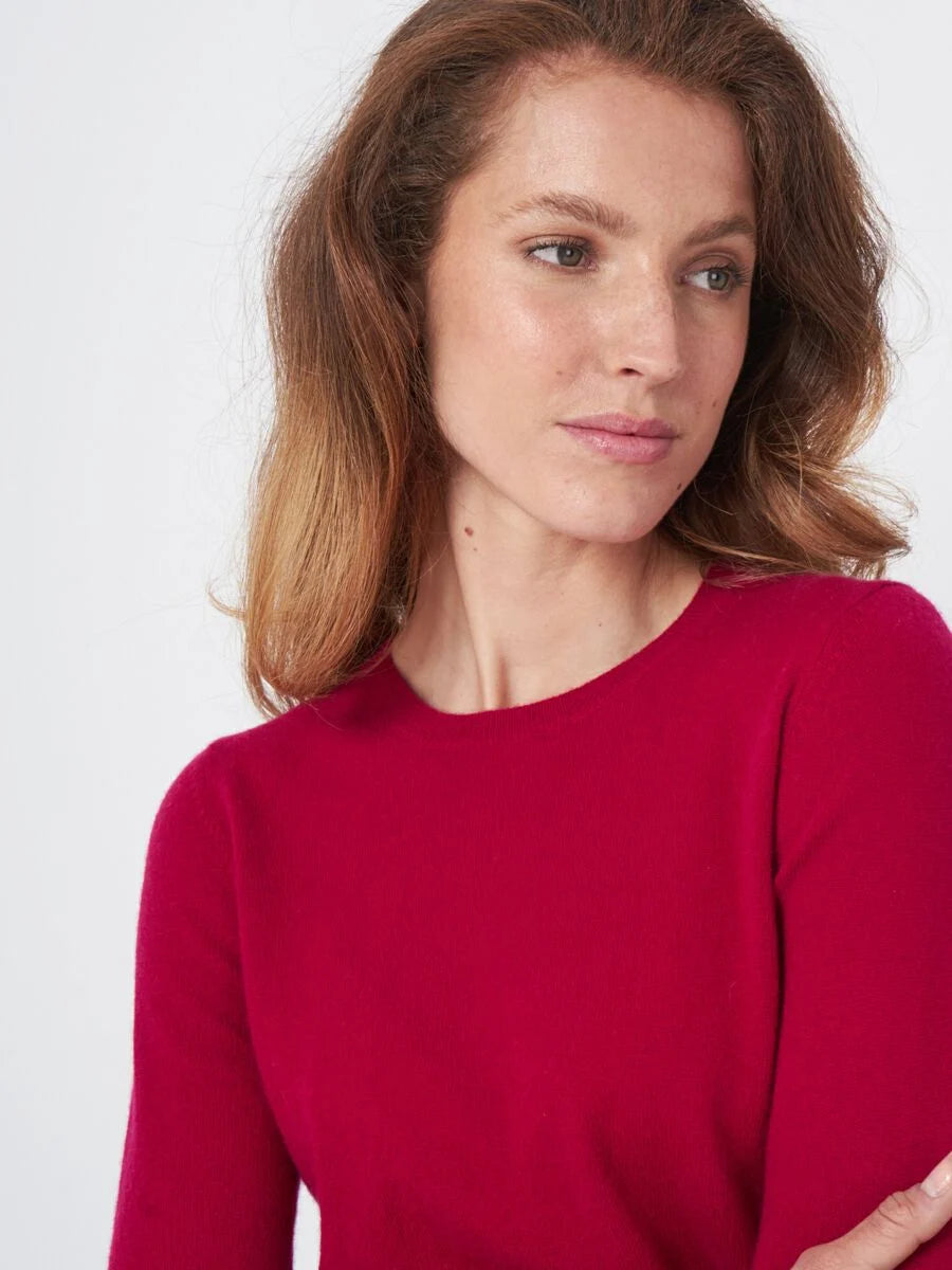 Basic organic cashmere sweater with round neckline