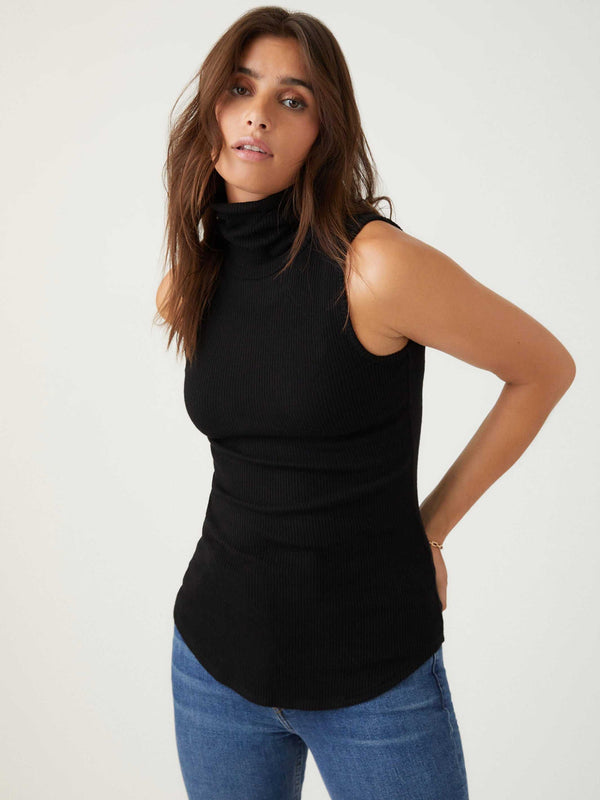 Sleeveless Turleneck