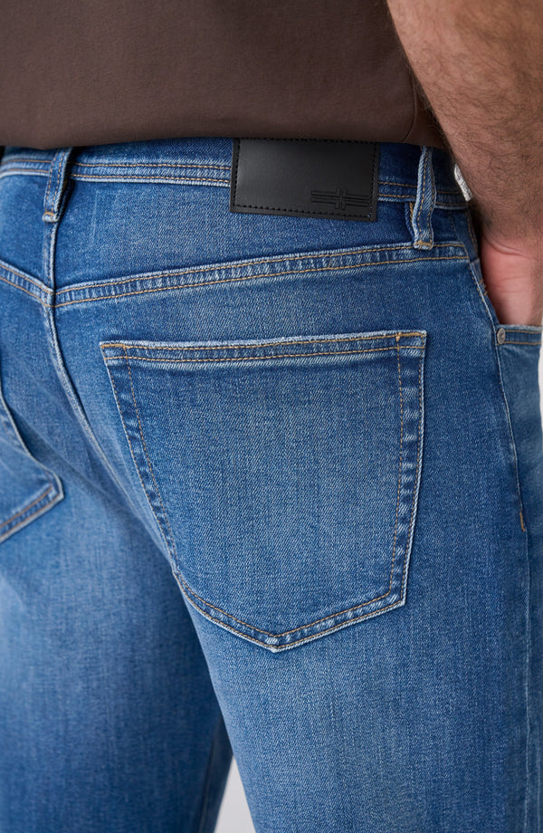 Sutton Loose Straight 32" Inseam