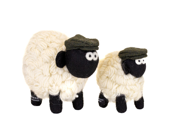 Knitted Mountain Sheep w/ Grey Tweed Flat Cap