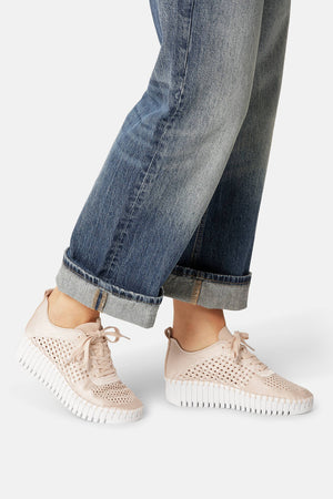 Tulip Embroidered Platform Sneaker - Kit
