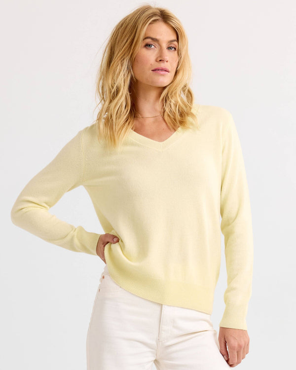 Essential Cashmere V-Neck: Buttermilk / S