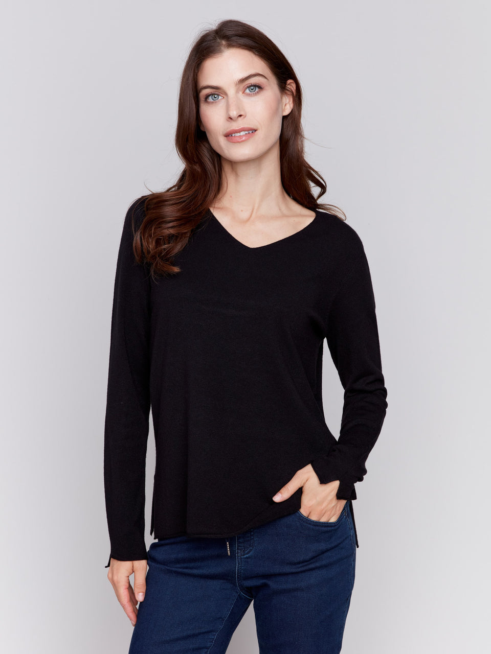 Solid Basic V-Neck Sweater - Black