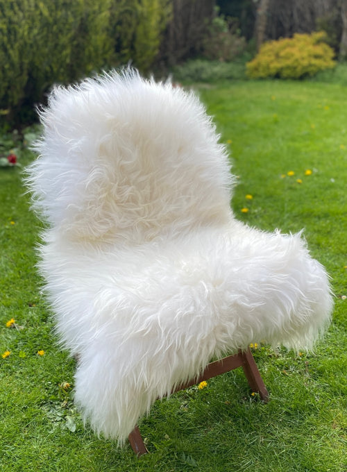 Natural White Icelandic Sheepskin Rug