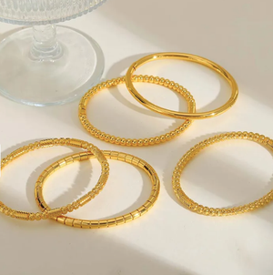 Sleek Bangle: 1