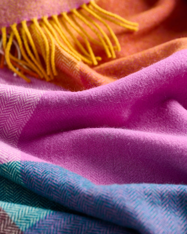 Lambswool Throw - Hellfire