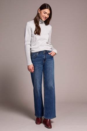 Sophia Curvy Hugging Wide Leg Jeans