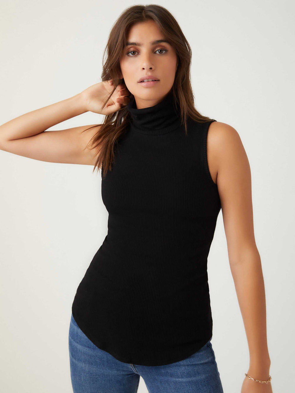 Sleeveless Turleneck