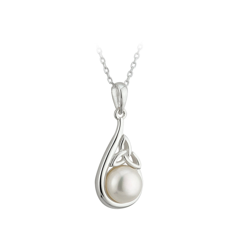 S44982 Pearl & Trinity Knot Pendant
